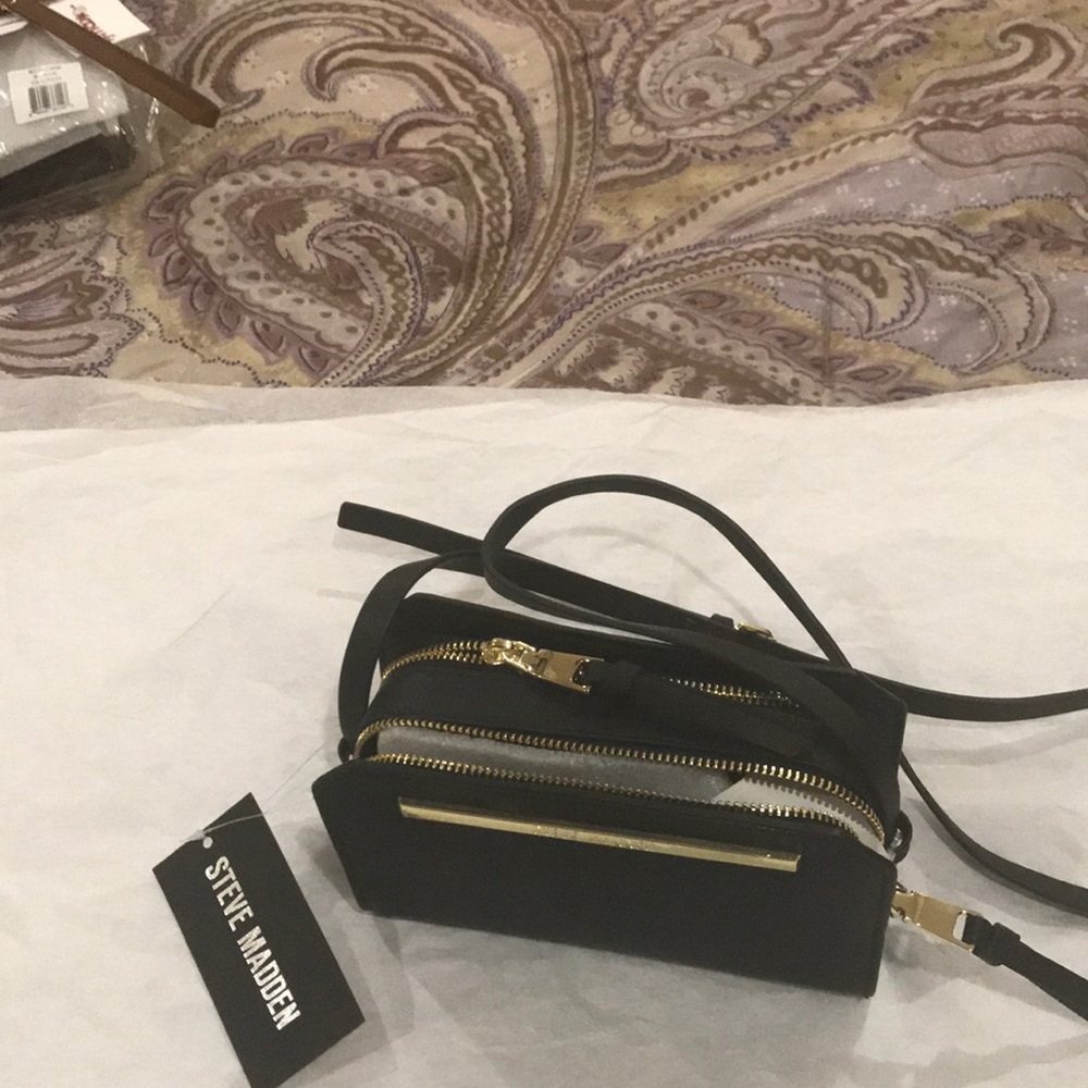 Steve Madden Crossbody Bag - Picture 3 of 6